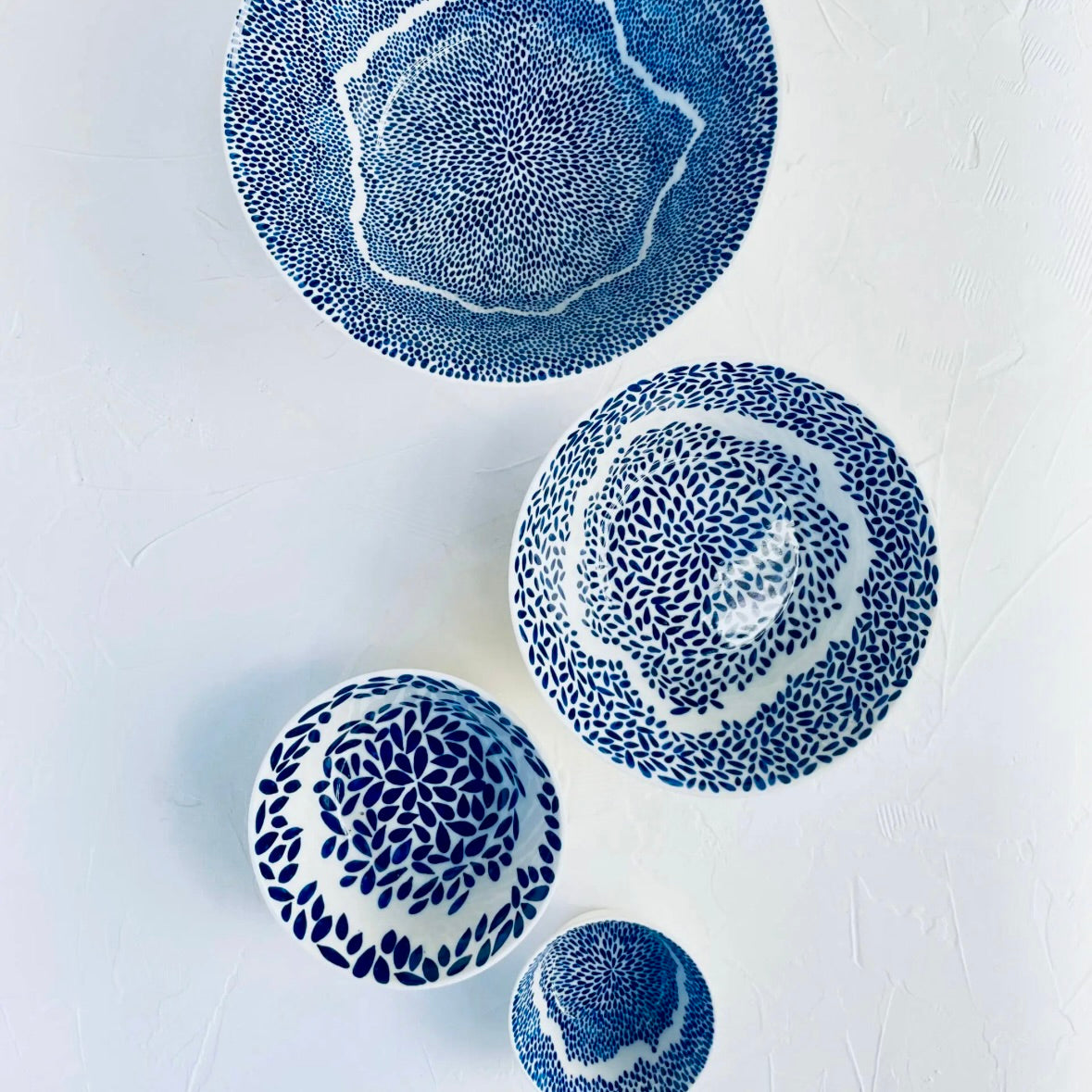 Set of four Porcelain Dishes