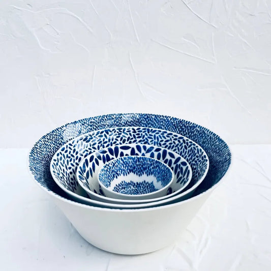 Set of four Porcelain Dishes