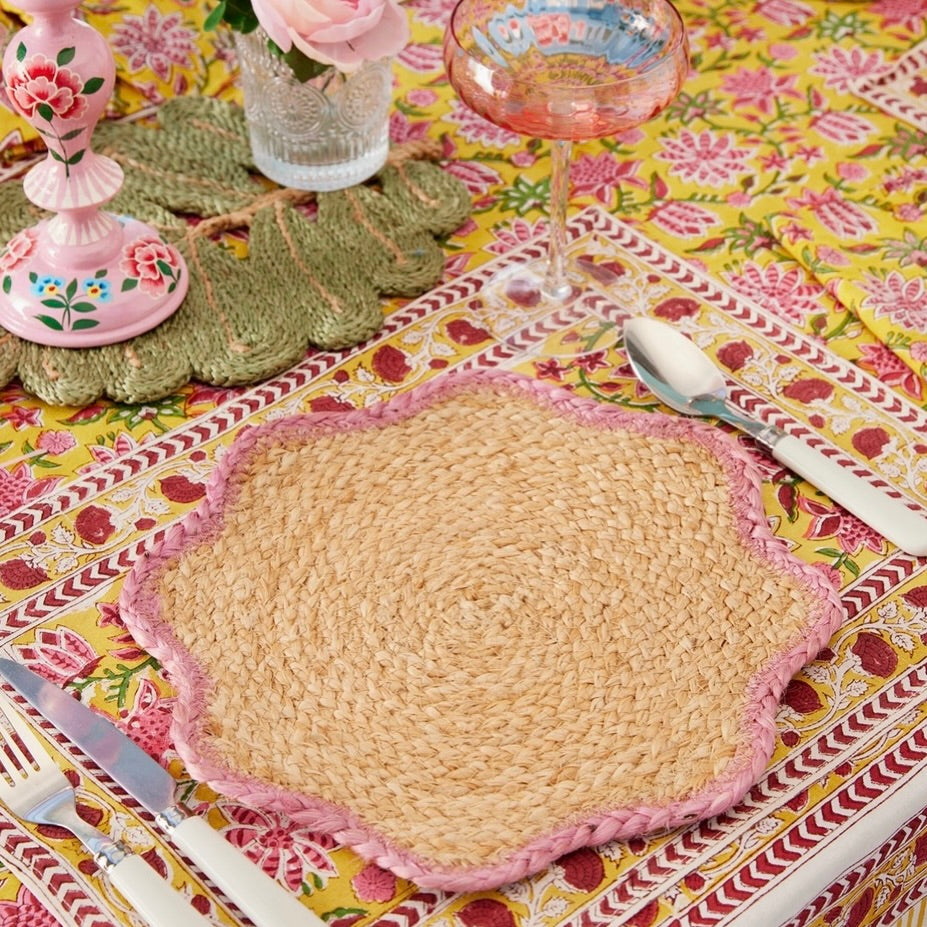 Scalloped Jute Placemats
